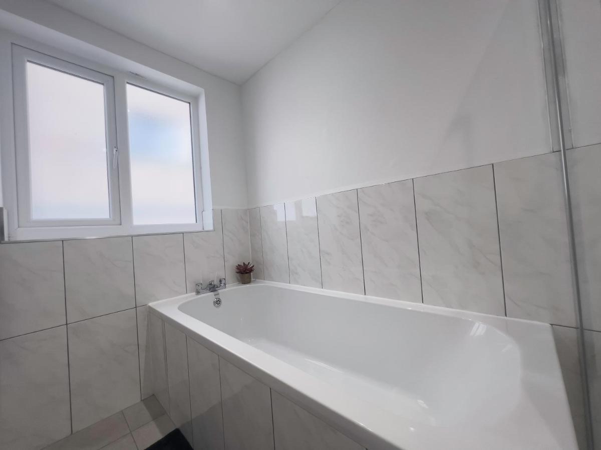 The Dragon Pad Boutique Apartment 로열턴브리지웰즈 외부 사진